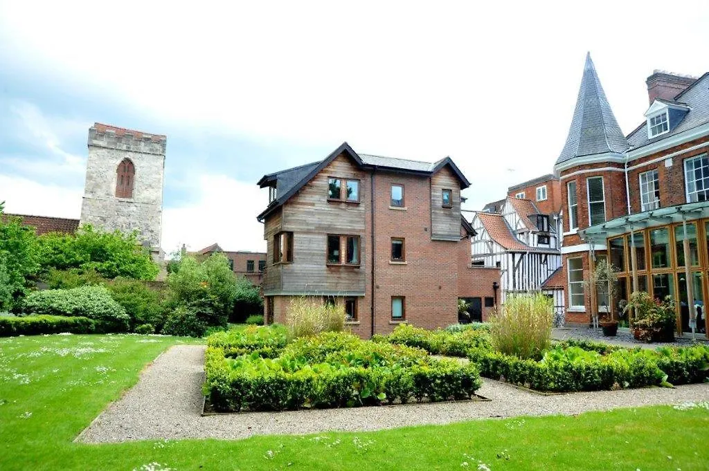 Minster View Apartment At Talbot Court, York
