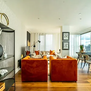 The Castle @ Ryedale House Apartment