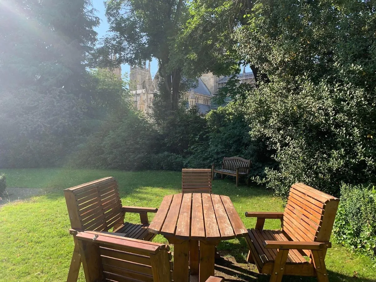Minster View Apartment At Talbot Court, York 0*,